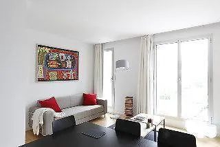 Around Mistral Pool Apartment Barcelona