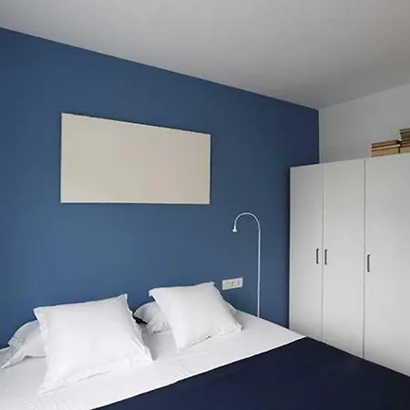 Apartment Around Mistral Pool