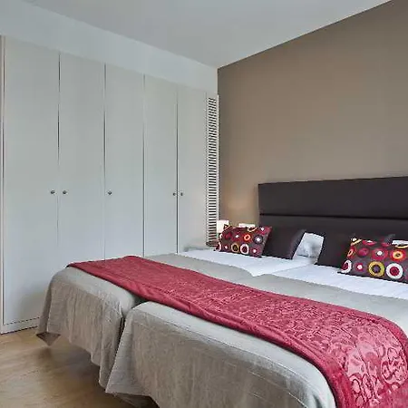 Around Mistral Pool Apartment Barcelona