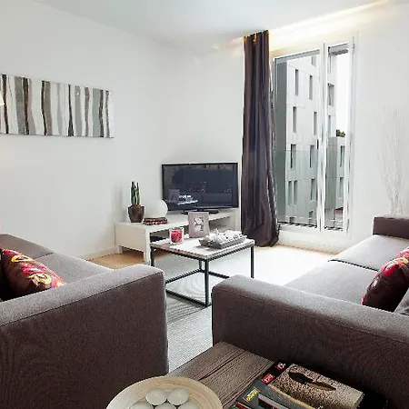 Around Mistral Pool Apartment Barcelona