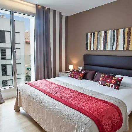 Around Mistral Pool Apartment Barcelona