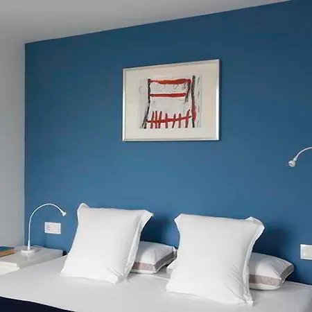 Around Mistral Pool Apartment