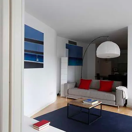 Apartment Around Mistral Pool Barcelona